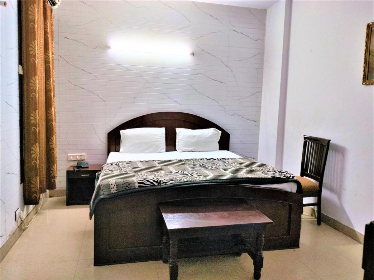 White Palace,nizamuddin Railway Station Maison d'hôtes *