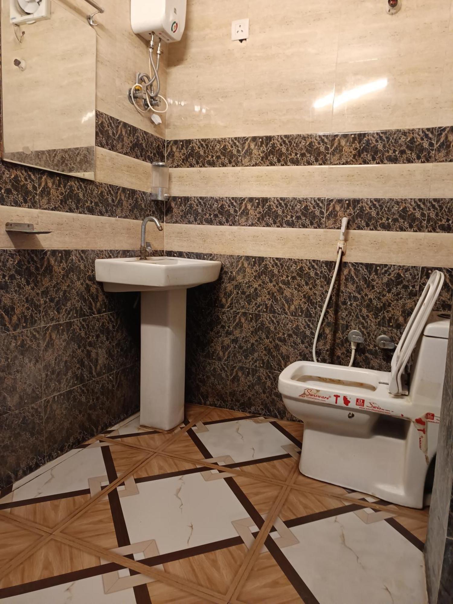 White Palace,nizamuddin Railway Station Guest house New Delhi