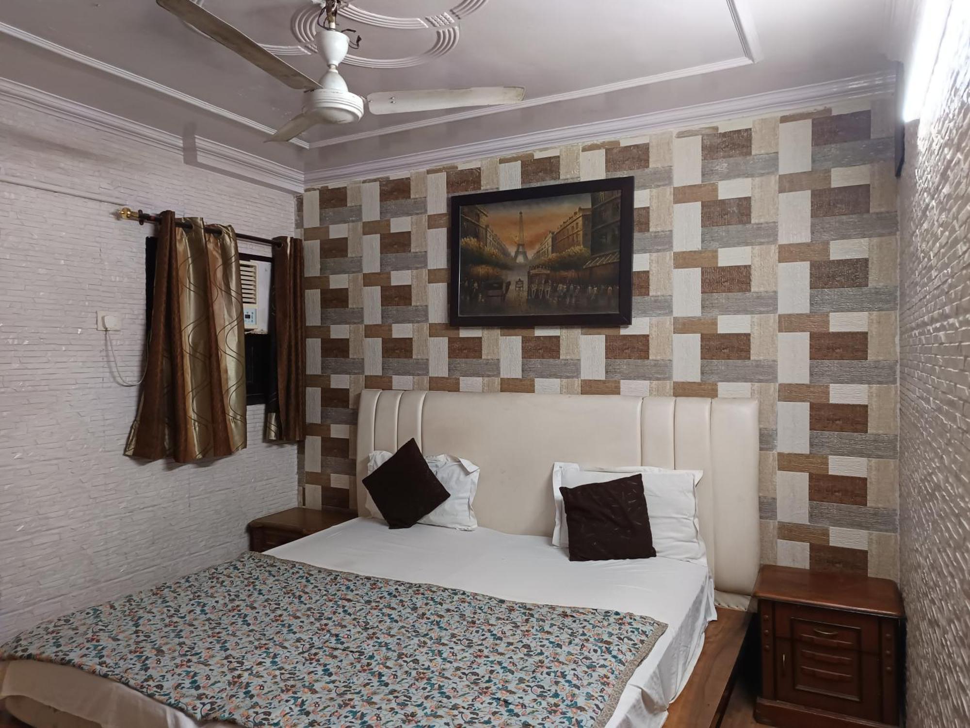 White Palace,nizamuddin Railway Station * New Delhi