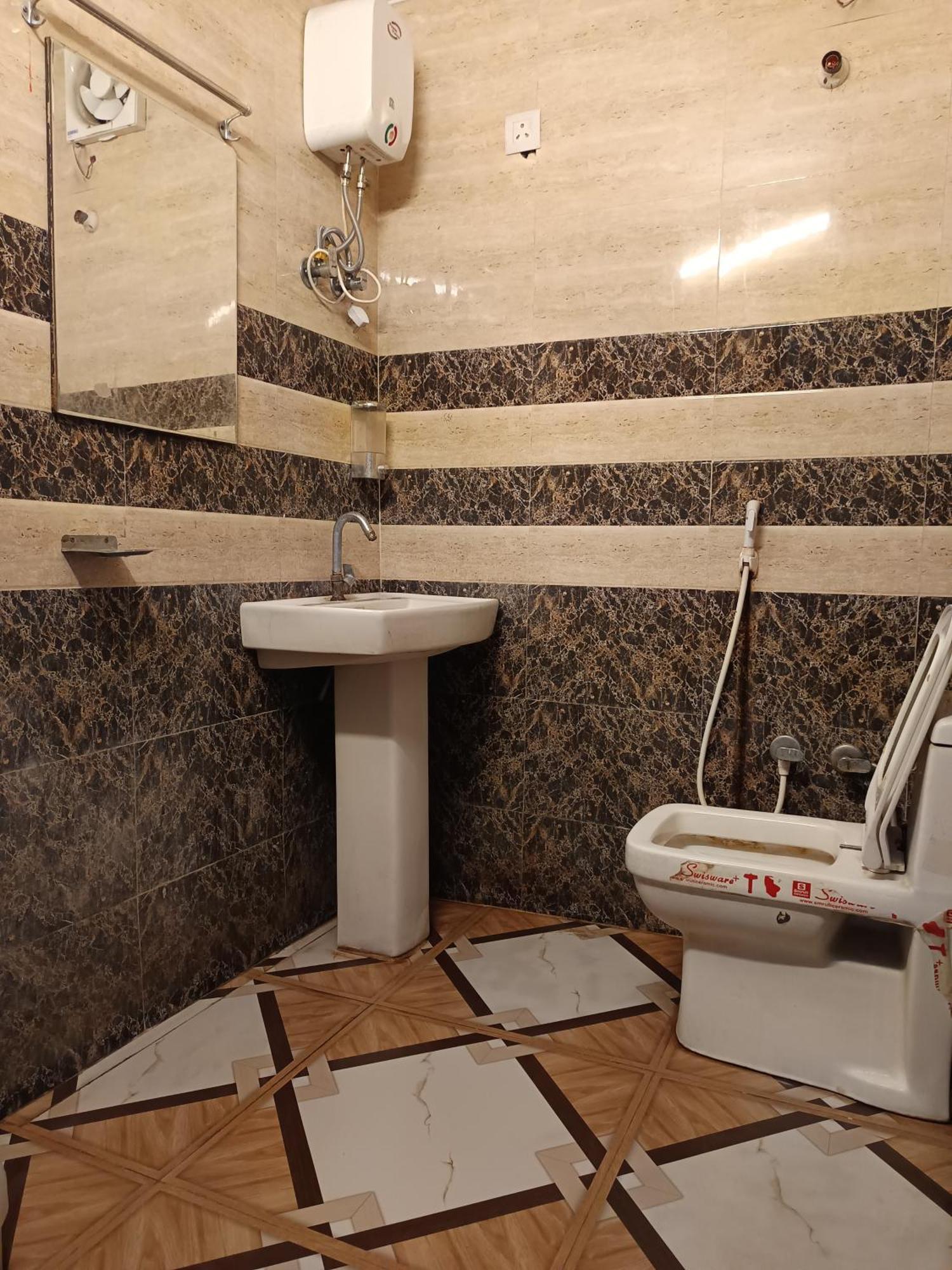 White Palace,nizamuddin Railway Station Guest house New Delhi