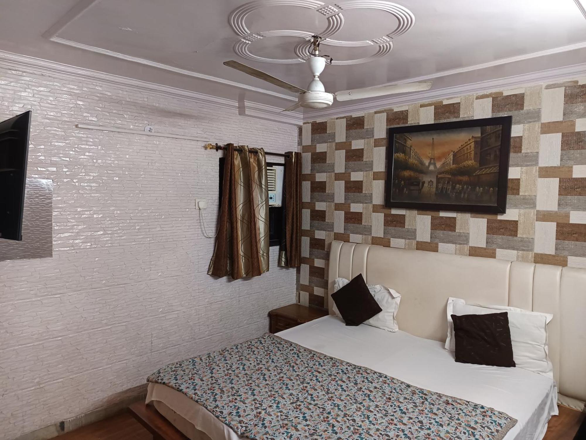 White Palace,nizamuddin Railway Station *