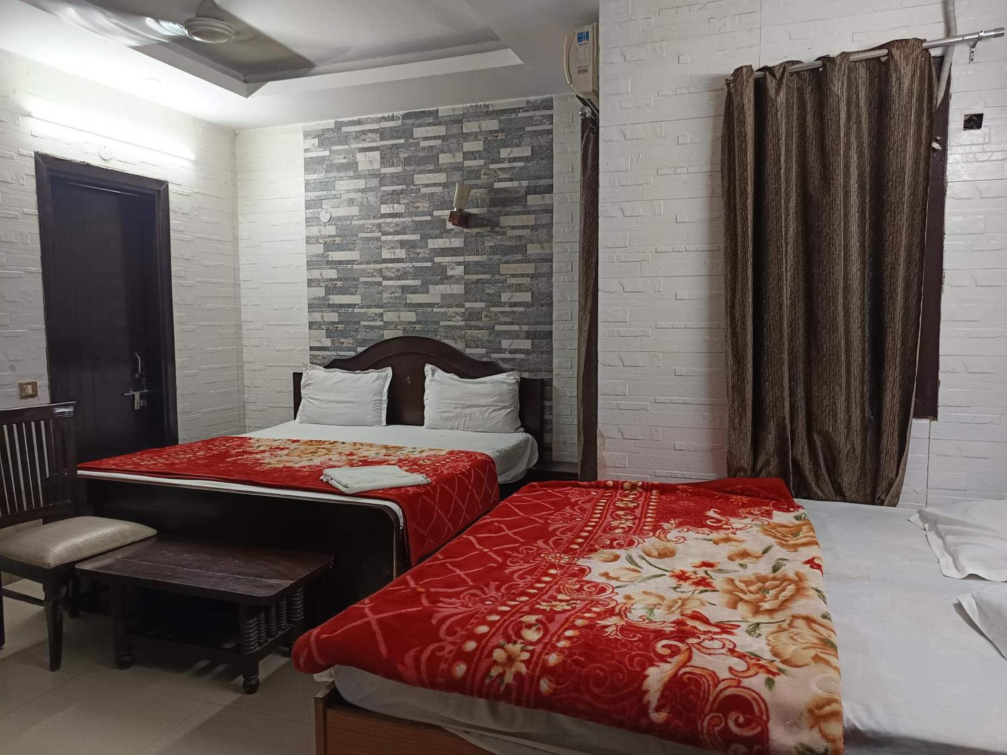 White Palace,nizamuddin Railway Station New Delhi