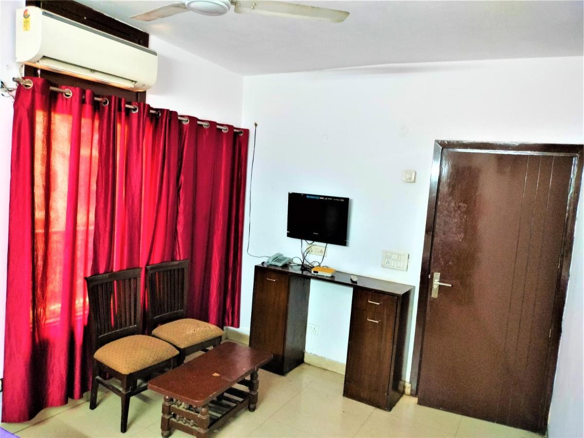 White Palace,nizamuddin Railway Station Guest house